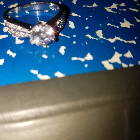 Ring - Picture 3 of 6